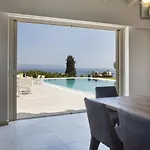 Ylenia Villa *