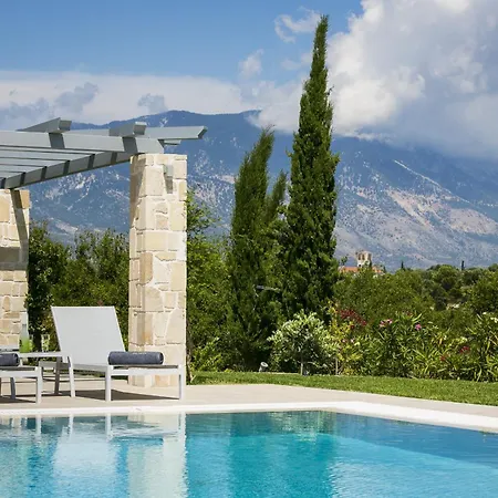 Ylenia Villa *